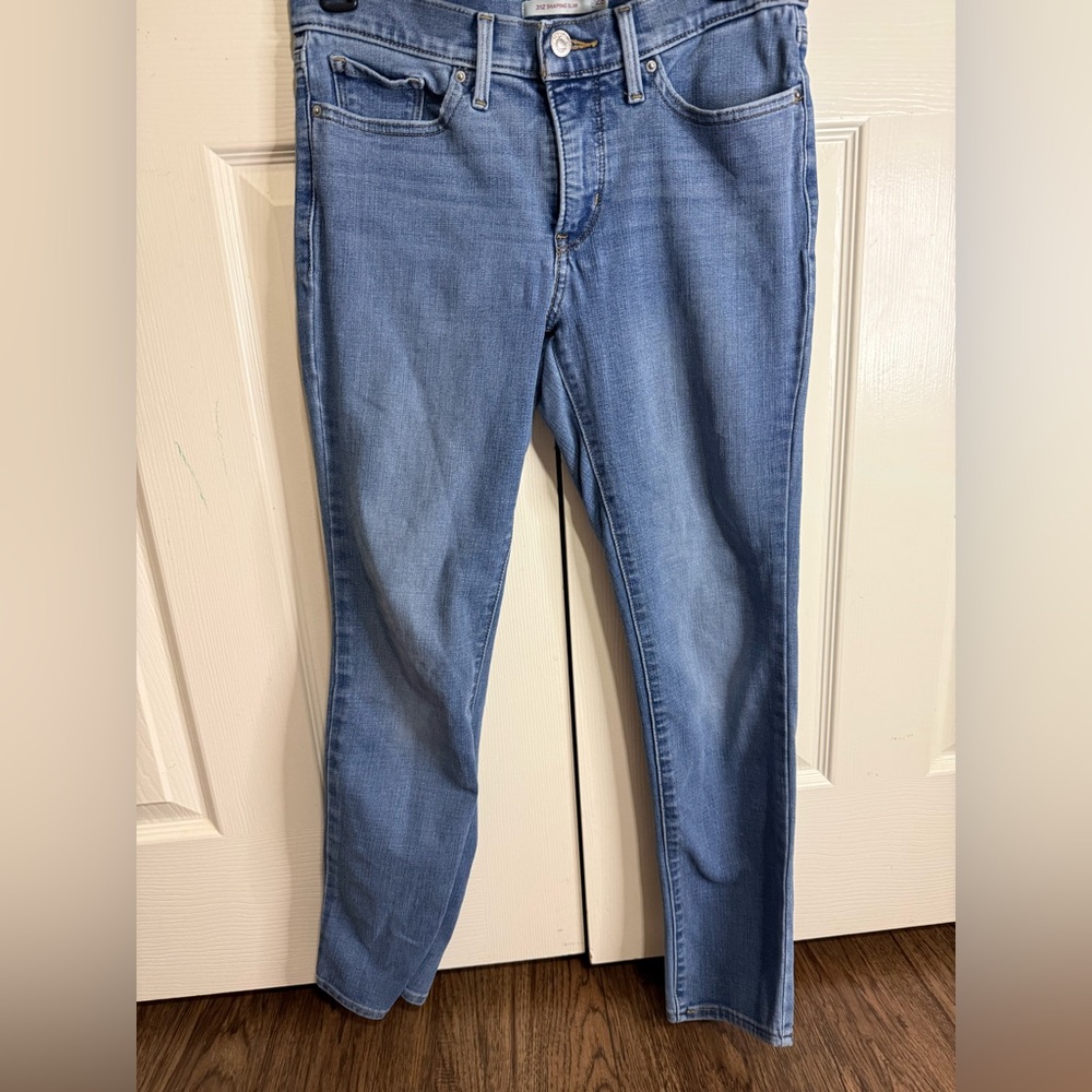 Levi’s‎ 312 Shaping Slim Jeans Women’s 28 Medium Wash Stretch Slim Fit Denim